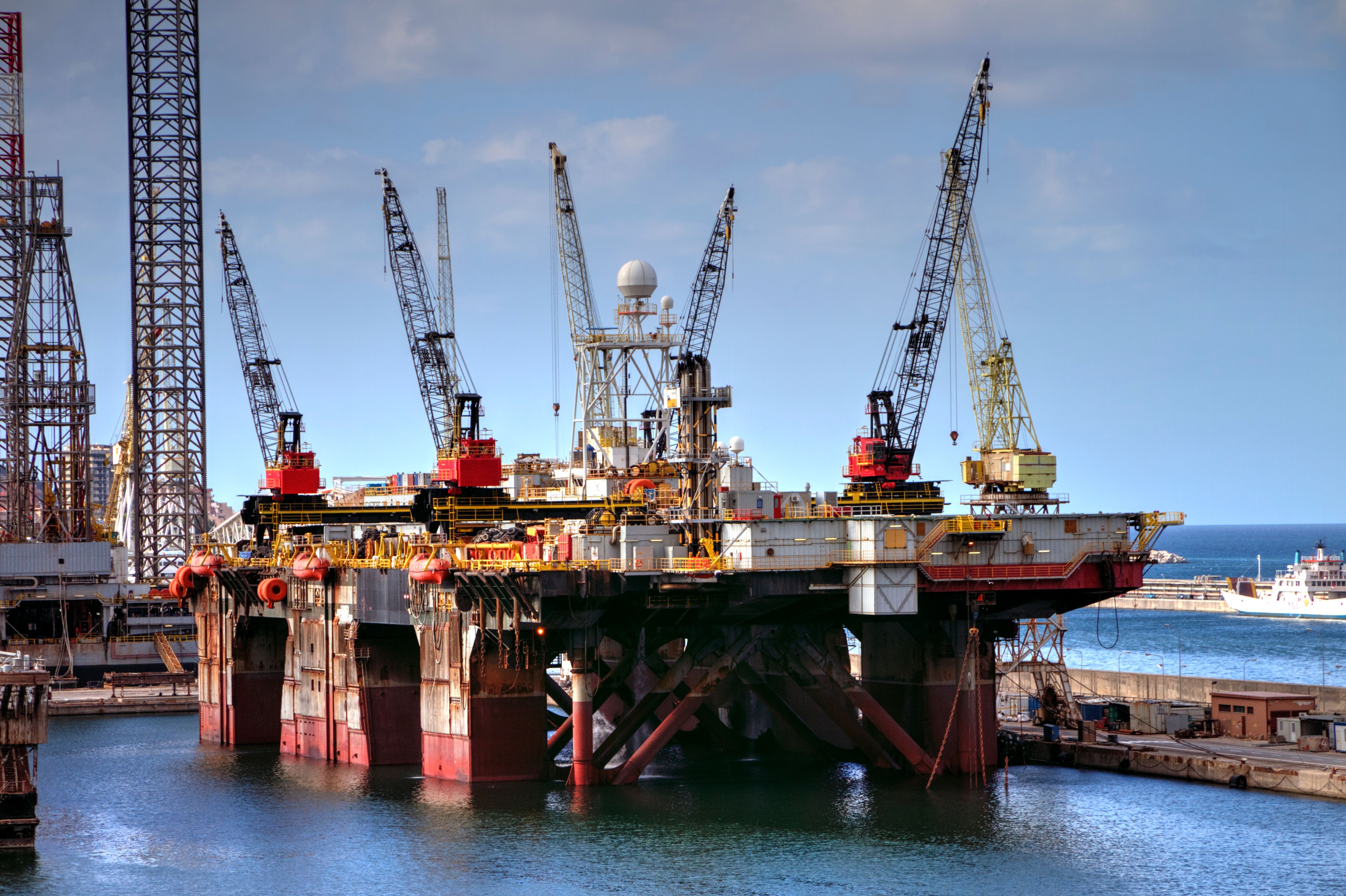 Oil Prices Set to Top $100 as Middle East Conflict Pushes US Diesel to Record High